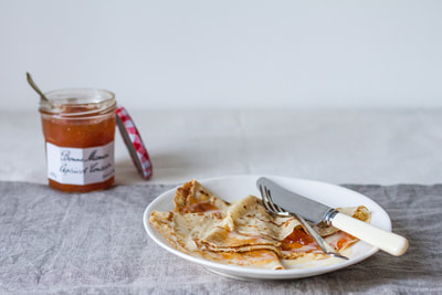 French crepes with apricot jam and tonka white chocolate sauce recipe to celebrate la Chandeleur (candlemas)