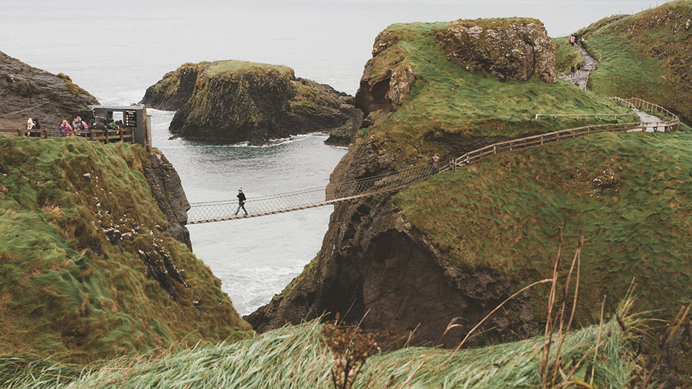 Northern Ireland Travel Guide - Carrick-a-rede-Rope Bridge