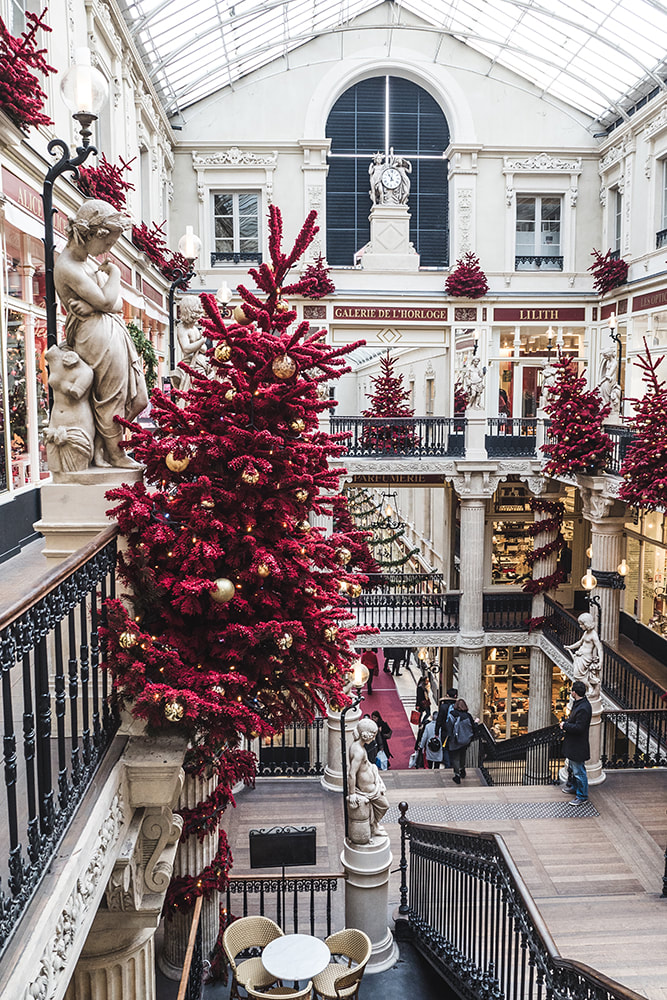 Nantes City Guide - Passage Pommeraye at Christmas Time