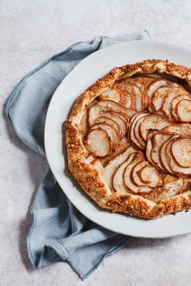A delicious and seasonal recipe for pear and hazelnut praline galette (or rustic tart).